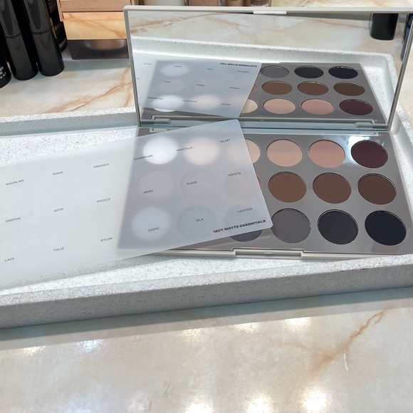 Morphe ~ ‘18CT MATTE ESSENTIALS’ Artistry Eyeshadow Palette ~ Full Size ~ NIB - Picture 2 of 16